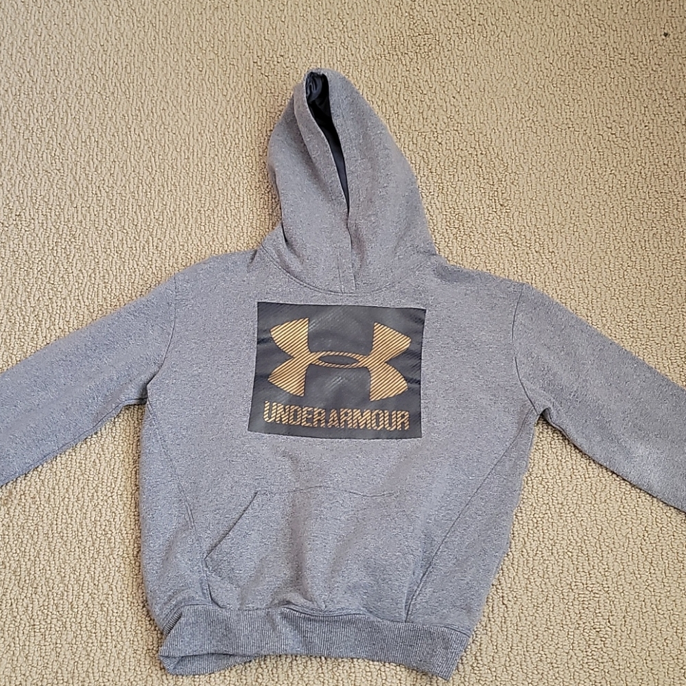 Under amour sweat shirt